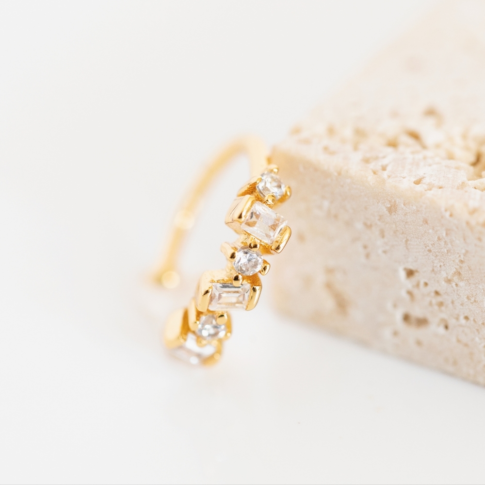 Frosted Stone Ear Cuff (S925)